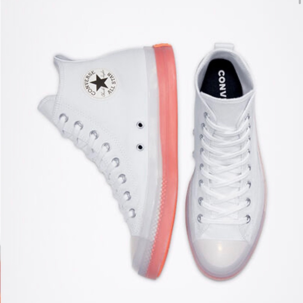 EXTRA COMFORT. ENDLESS COOL.

The Chuck Taylor has extra comfort and support.